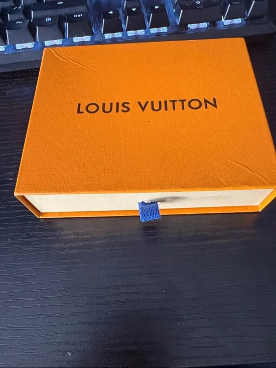 Louis Vuitton Supreme Leather Wallet - Picture 4 of 5